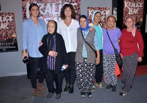 Tiyatrocu köylü kadınlar beyaz perdede Tiyatrocu köylü kadınlar beyaz perdede
