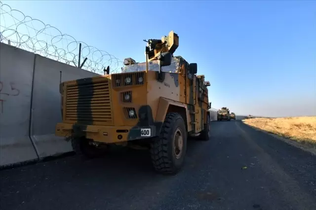 Türk ve Rus askerlerinin Fırat'ın doğusundaki 7'nci kara devriyesi tamamlandı Türk ve Rus askerlerinin Fırat'ın doğusundaki 7'nci kara devriyesi tamamlandı