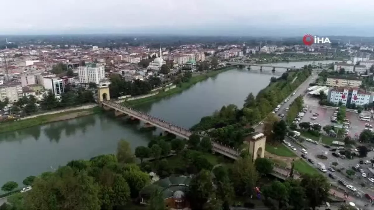 Yumurta topuk ayakkabı popülerliğini kaybetmiyor