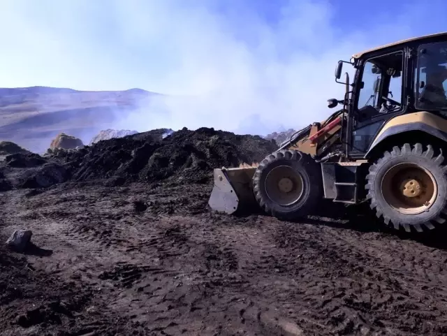 30 bin ot balyası yangında kül oldu