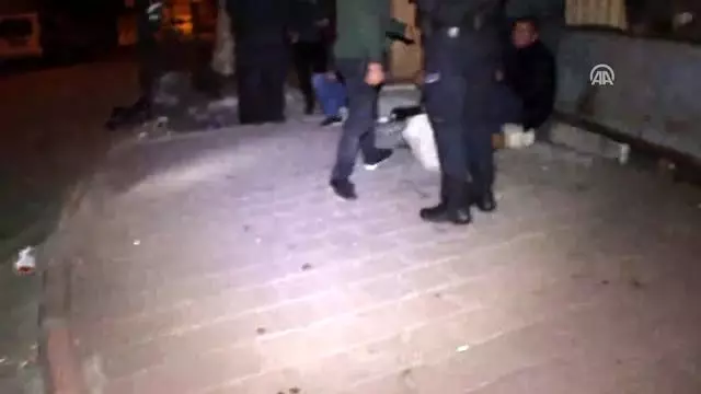 Adana'da silahlı saldırı: 2 yaralı Adana'da silahlı saldırı: 2 yaralı
