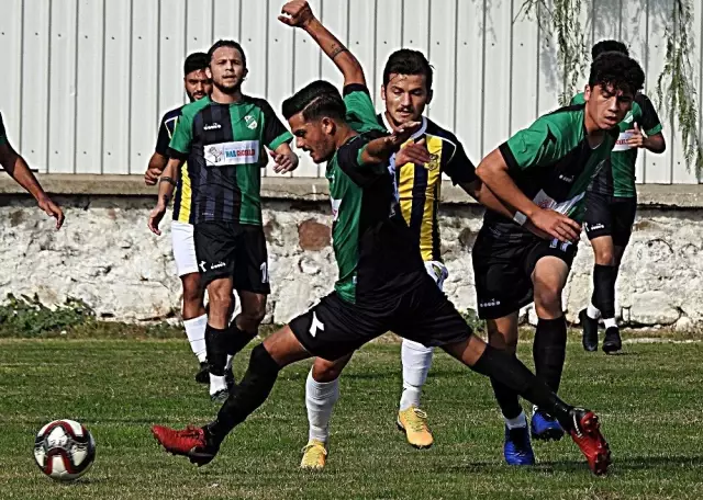 Alaçatıspor 1-0'lık skorla çıkışını sürdürdü