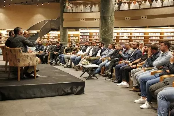 Başakşehir'de Türkiye'nin dış politikası konuşuldu Başakşehir'de Türkiye'nin dış politikası konuşuldu