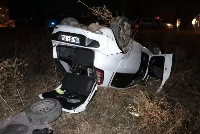 Başkent'te virajı alamayan otomobil boş araziye uçtu: 4 yaralı Başkent'te virajı alamayan otomobil boş araziye uçtu: 4 yaralı