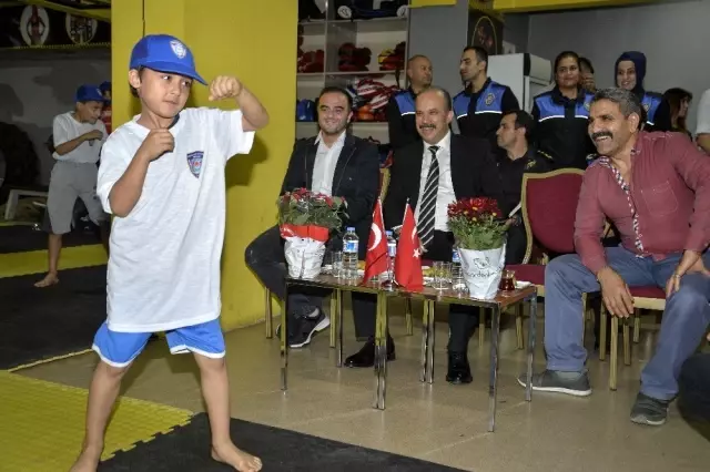 Çocuklar suçtan muay thai ile uzaklaştı Çocuklar suçtan muay thai ile uzaklaştı