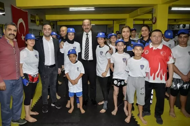 Çocuklar suçtan muay thai ile uzaklaştı Çocuklar suçtan muay thai ile uzaklaştı