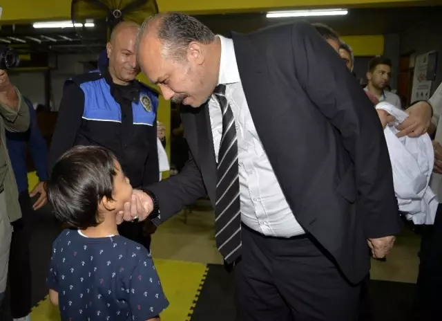 Çocuklar suçtan muay thai ile uzaklaştı Çocuklar suçtan muay thai ile uzaklaştı