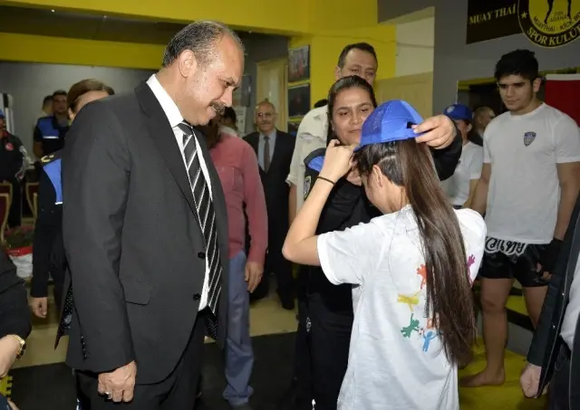 Çocuklar suçtan muay thai ile uzaklaştı Çocuklar suçtan muay thai ile uzaklaştı