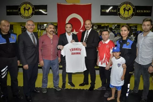 Çocuklar suçtan muay thai ile uzaklaştı Çocuklar suçtan muay thai ile uzaklaştı