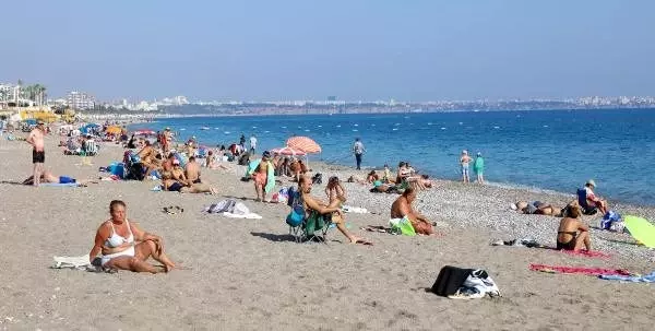 Dünyaca ünlü sahilde sıcak hava yoğunluğu