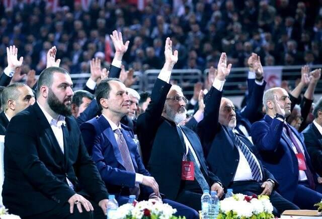 Fatih Erbakan Büyük Kongre'de konuştu: Siyaset ezilenlerin haklarını korumak için yapılırsa ibadet olur