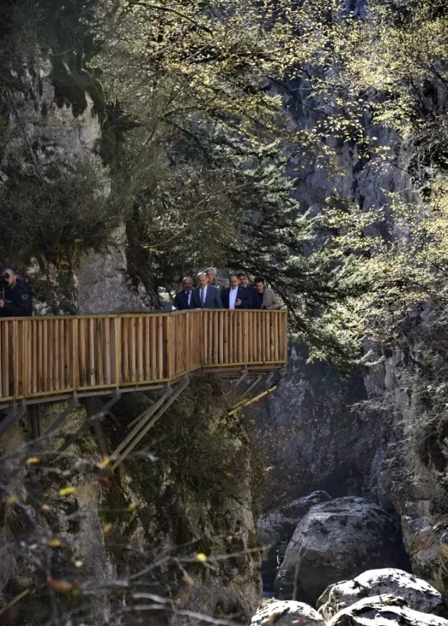 Horma Kanyonu'na 3 kilometrelik yürüyüş parkuru yapıldı Horma Kanyonu'na 3 kilometrelik yürüyüş parkuru yapıldı