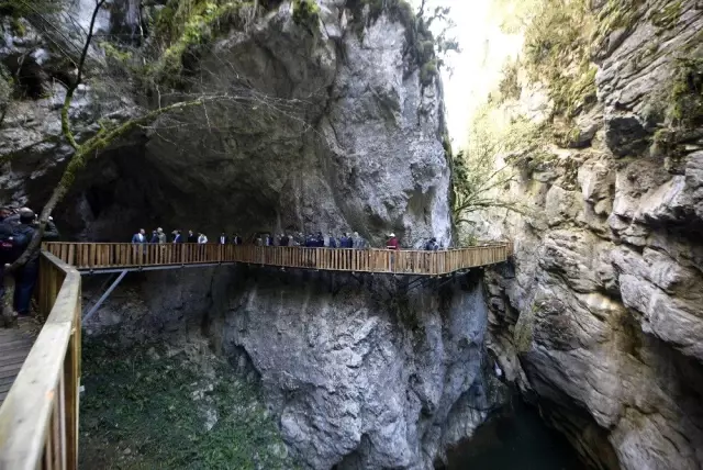 Horma Kanyonu'na 3 kilometrelik yürüyüş parkuru yapıldı Horma Kanyonu'na 3 kilometrelik yürüyüş parkuru yapıldı