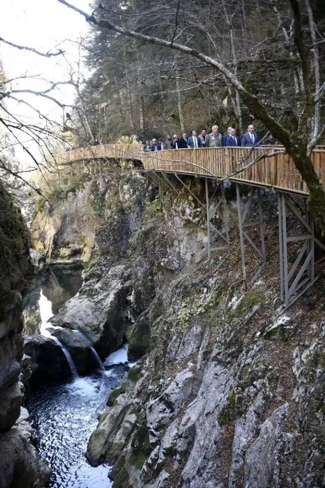 Horma Kanyonu'na 3 kilometrelik yürüyüş parkuru yapıldı Horma Kanyonu'na 3 kilometrelik yürüyüş parkuru yapıldı