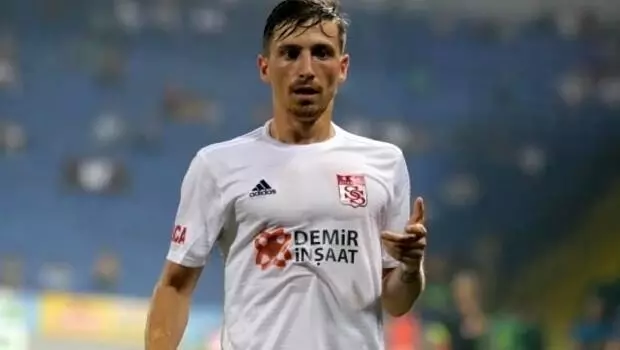 Mert Hakan Yandaş için ezeli rekabet! Mert Hakan Yandaş için ezeli rekabet!