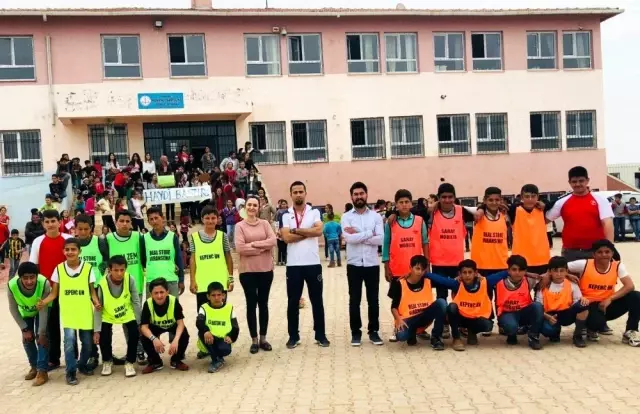 Öğretmenlerden öğrenciler için Şampiyonlar Ligi tadında maç Öğretmenlerden öğrenciler için Şampiyonlar Ligi tadında maç