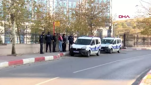 Pendik'te 3 kişiyi öldüren zanlı tutuklandı Pendik'te 3 kişiyi öldüren zanlı tutuklandı