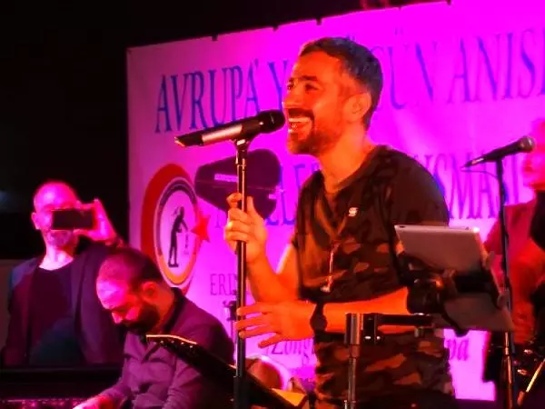 Resul Dindar, Almanya'da konser verdi
