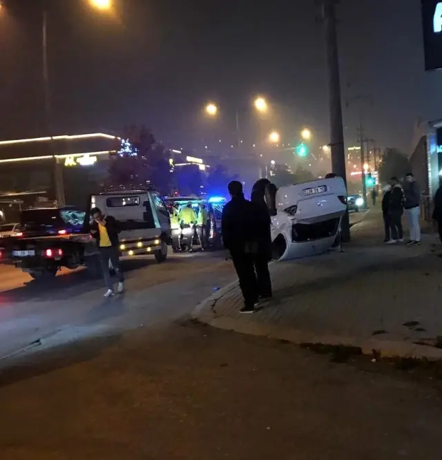 Sakarya'da zincirleme kaza: 3 yaralı Sakarya'da zincirleme kaza: 3 yaralı