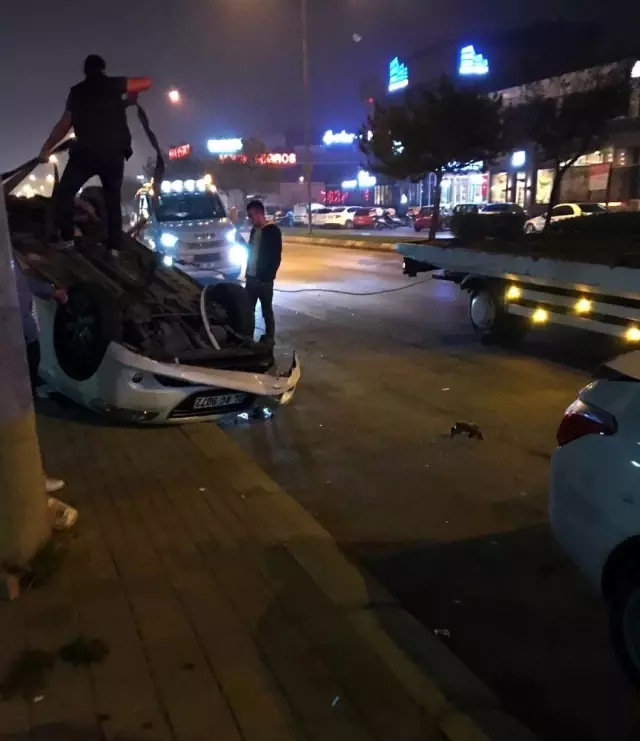Sakarya'da zincirleme kaza: 3 yaralı Sakarya'da zincirleme kaza: 3 yaralı
