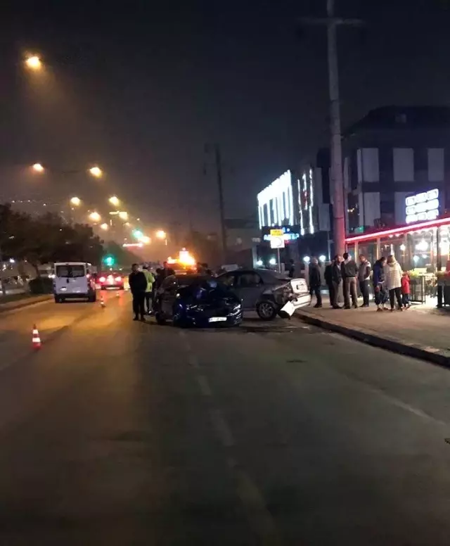 Sakarya'da zincirleme kaza: 3 yaralı Sakarya'da zincirleme kaza: 3 yaralı