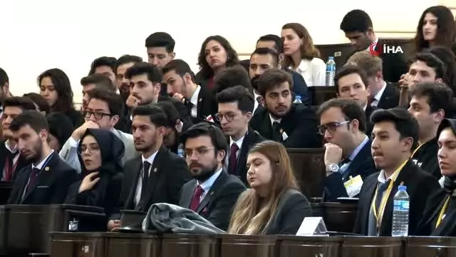 TBMM Başkanı Şentop 'Meclis Simülasyonu' etkinliğinin açılış törenine katıldı TBMM Başkanı Şentop 'Meclis Simülasyonu' etkinliğinin açılış törenine katıldı