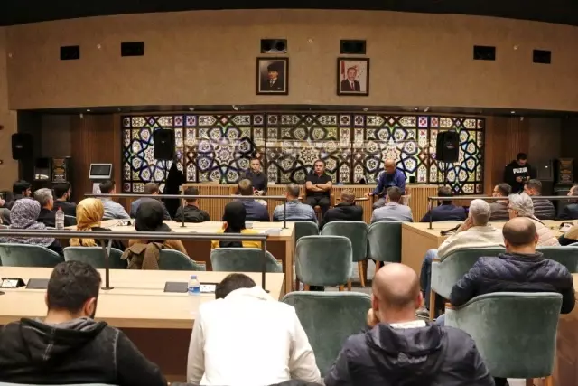 Türkiye'nin dış politikası Başakşehir'de konuşuldu Türkiye'nin dış politikası Başakşehir'de konuşuldu