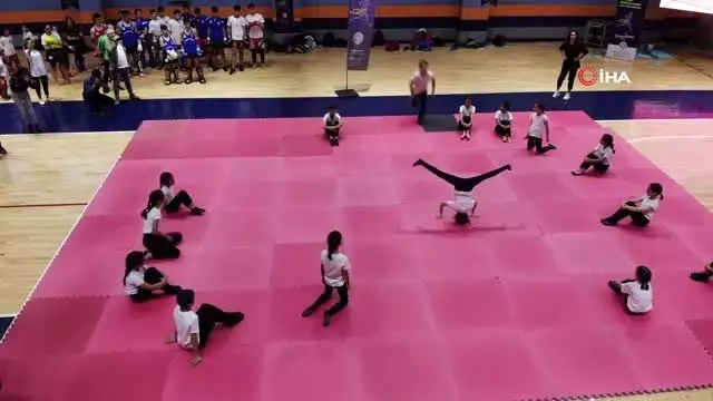 Tuzla Belediyesi spor okullarından görkemli açılış Tuzla Belediyesi spor okullarından görkemli açılış