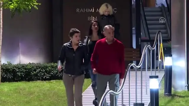 Yıldız Kenter'in vefatının ardından taziye ziyaretleri Yıldız Kenter'in vefatının ardından taziye ziyaretleri