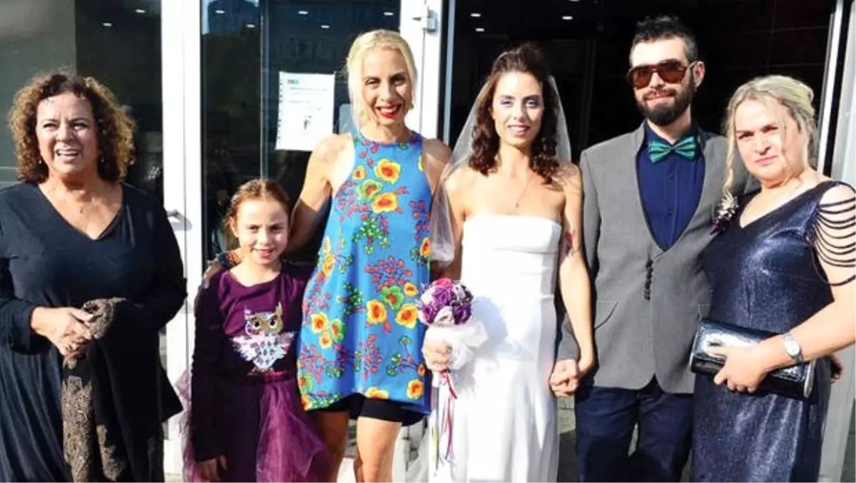 Zeynep Casalini 49 yaşında anneanne oluyor