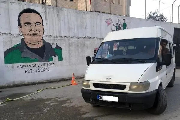 Araç ve hayvan hırsızlığı şüphelisi 3 kişi tutuklandı Araç ve hayvan hırsızlığı şüphelisi 3 kişi tutuklandı