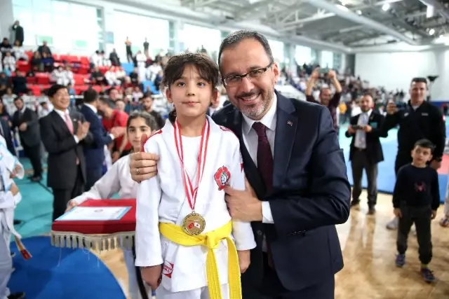 Bakan Kasapoğlu, 2. Japonya Büyükelçiliği Judo Turnuvasını takip etti Bakan Kasapoğlu, 2. Japonya Büyükelçiliği Judo Turnuvasını takip etti