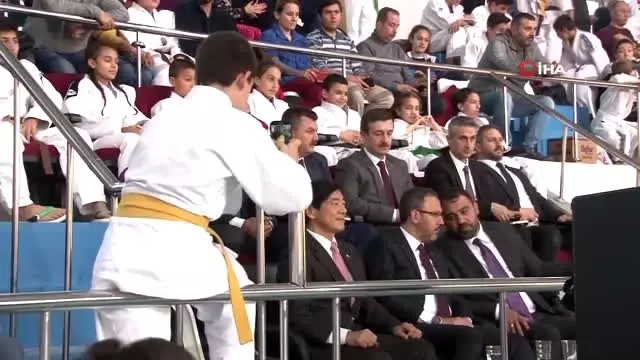 Bakan Kasapoğlu, 2. Japonya Büyükelçiliği Judo Turnuvasını takip etti Bakan Kasapoğlu, 2. Japonya Büyükelçiliği Judo Turnuvasını takip etti