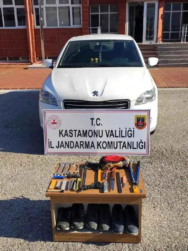 Bakır kablo hırsızlığına 2 tutuklama Bakır kablo hırsızlığına 2 tutuklama