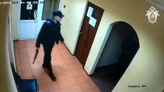 Bardan kovulan alkollü adam, pompalı ile dehşet yaşattı