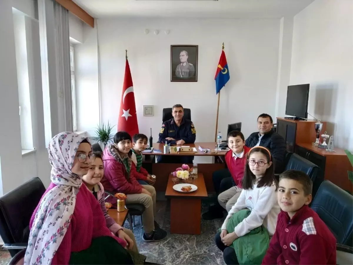 Başarılı öğrenciler Jandarma'nın misafiri oldu
