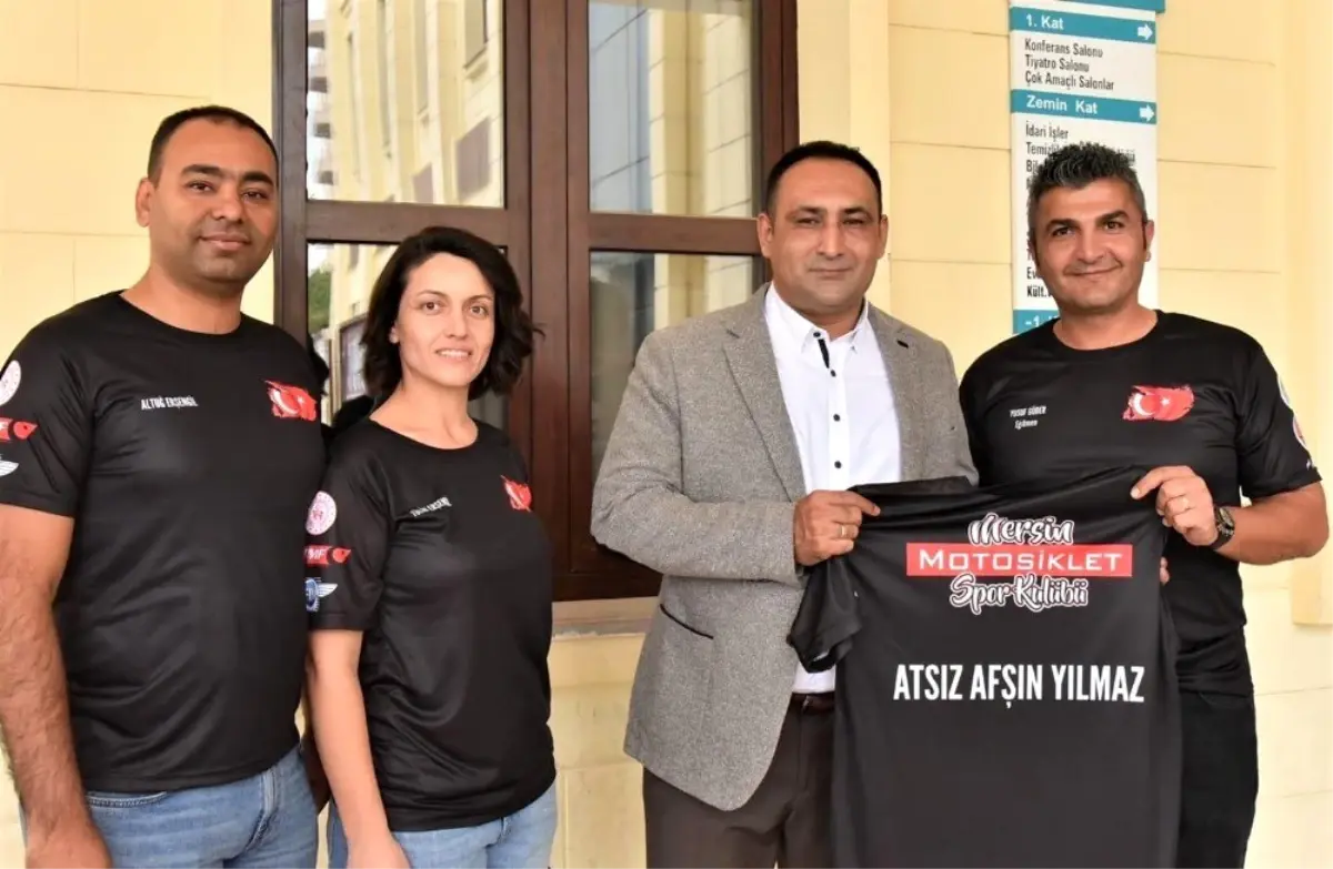 Başkan Yılmaz şampiyon sporcuları kutladı