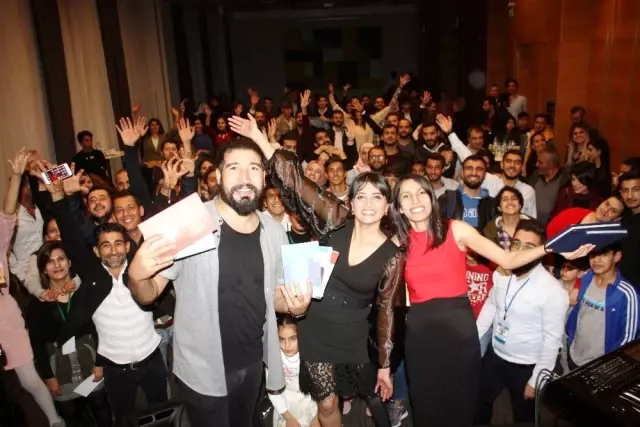 Bu konserin girişleri parayla değil kitapla Bu konserin girişleri parayla değil kitapla