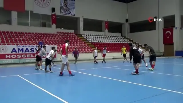 Dünya 3.'sü hokeyciler Amasya'ya transfer oldu Dünya 3.'sü hokeyciler Amasya'ya transfer oldu