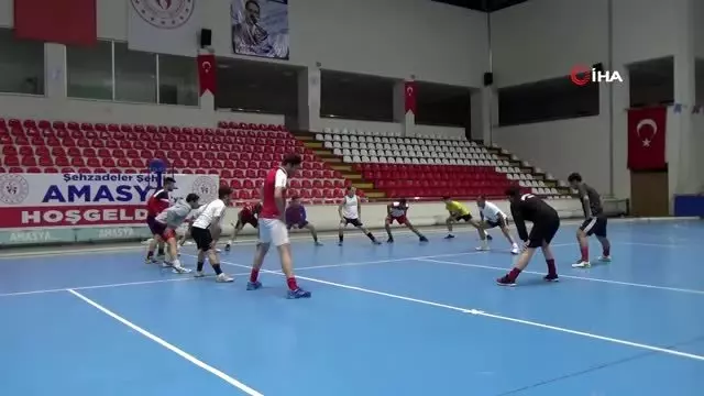 Dünya 3.'sü hokeyciler Amasya'ya transfer oldu Dünya 3.'sü hokeyciler Amasya'ya transfer oldu