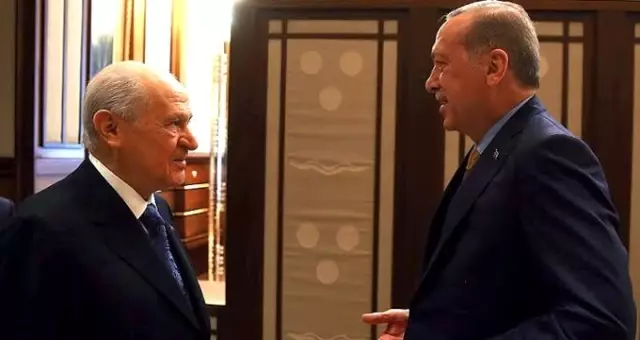MetroPOLL'ün anketine göre AK Parti ve MHP'nin oyları son iki ayda arttı