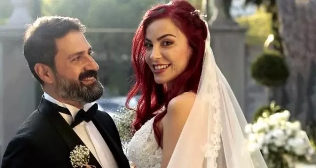 Erhan Çelik, eşi Özlem Gültekin'e sarıldığı fotoğrafı paylaştı Erhan Çelik, eşi Özlem Gültekin'e sarıldığı fotoğrafı paylaştı