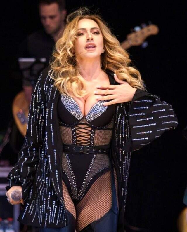 Hadise'nin nefes kesen paylaşımına beğeni yağdı