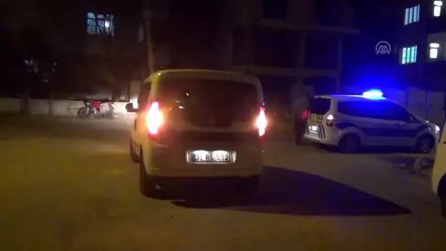 Hafif ticari araçla motosiklet çarpıştı: 1 yaralı Hafif ticari araçla motosiklet çarpıştı: 1 yaralı