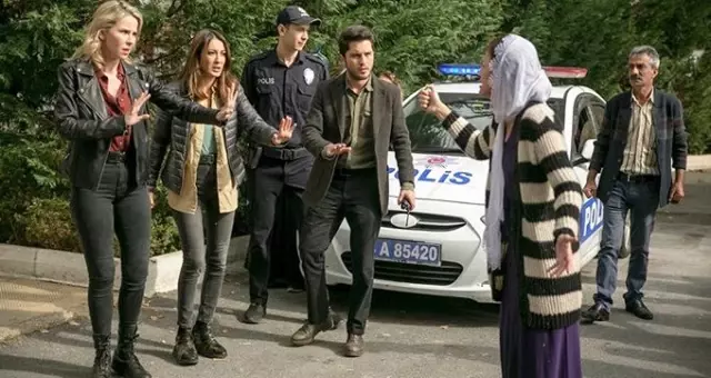 HDP önündeki ailelerin eylem yapması Arka Sokaklar'a konu oldu