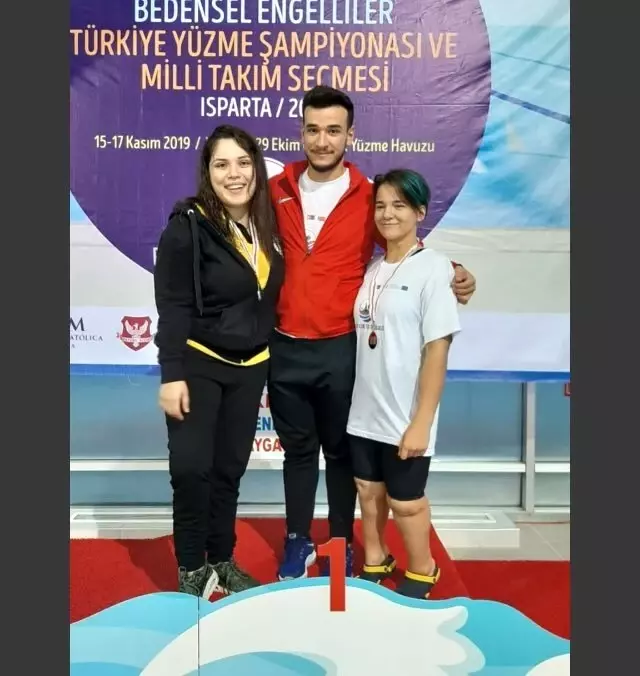 HKÜ'nün yüzmedeki gururu Türkiye şampiyonu oldu