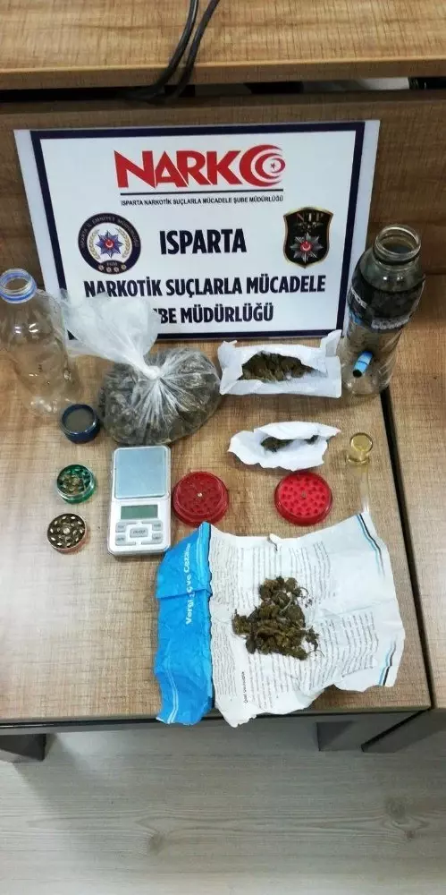 Isparta'da 10 günlük 'Zehir' bilançosu: 58 gözaltı, 9 tutuklama Isparta'da 10 günlük 'Zehir' bilançosu: 58 gözaltı, 9 tutuklama