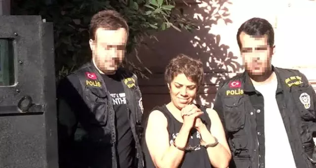 Karaköy'de başörtülü kızlara saldıran kadının İslam'a ağır hakaretler ettiği ortaya çıktı