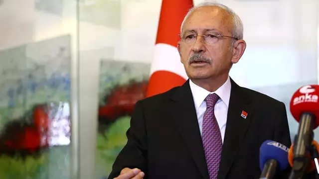 Kılıçdaroğlu'ndan başörtülü genç kıza saldırıya ilk yorum: Provokatör olduğu kanısındayım Kılıçdaroğlu'ndan başörtülü genç kıza saldırıya ilk yorum: Provokatör olduğu kanısındayım