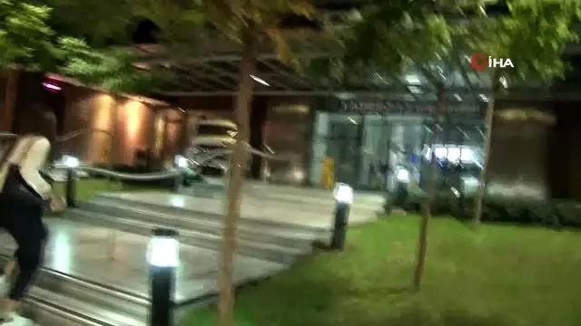 Mahsun Kırmızıgül, Yıldız Kenter hayatını kaybettiği hastaneye geldi Mahsun Kırmızıgül, Yıldız Kenter hayatını kaybettiği hastaneye geldi